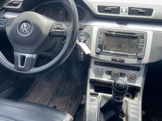 2013 Volkswagen CC 2.0T Sport - Interior Steering Wheel With Keys Image